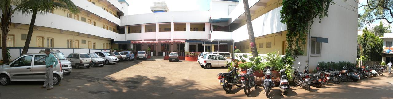 Hotel Tourist, Kolhapur Exterior foto