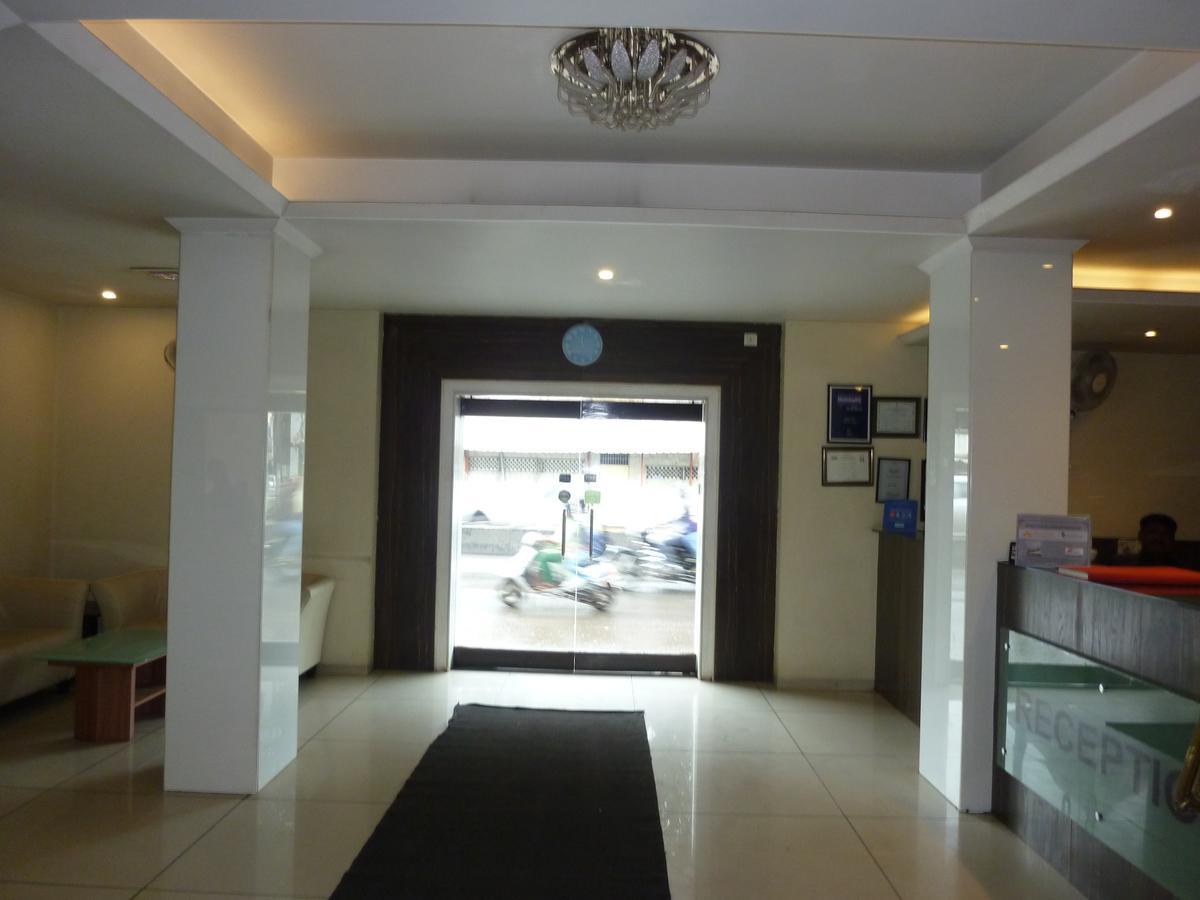 Hotel Tourist, Kolhapur Exterior foto
